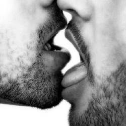 kiss, fév. 2010 kiss